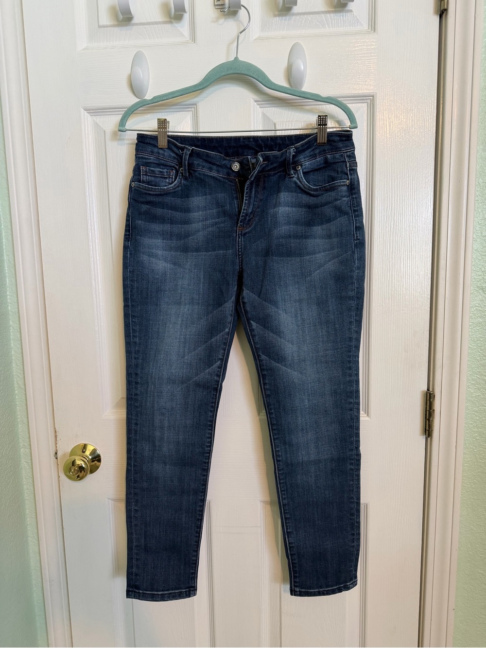 Ankle Crop Jeans in Dark Blue Wash - Sleek Slim Fit